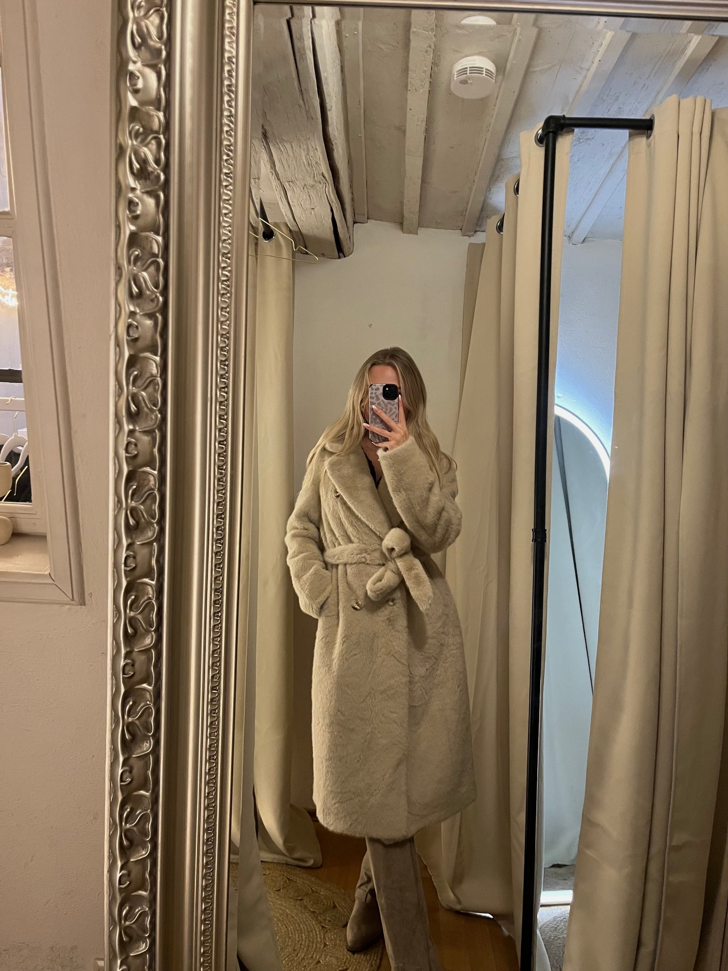 Kuscheliger Pelzmantel