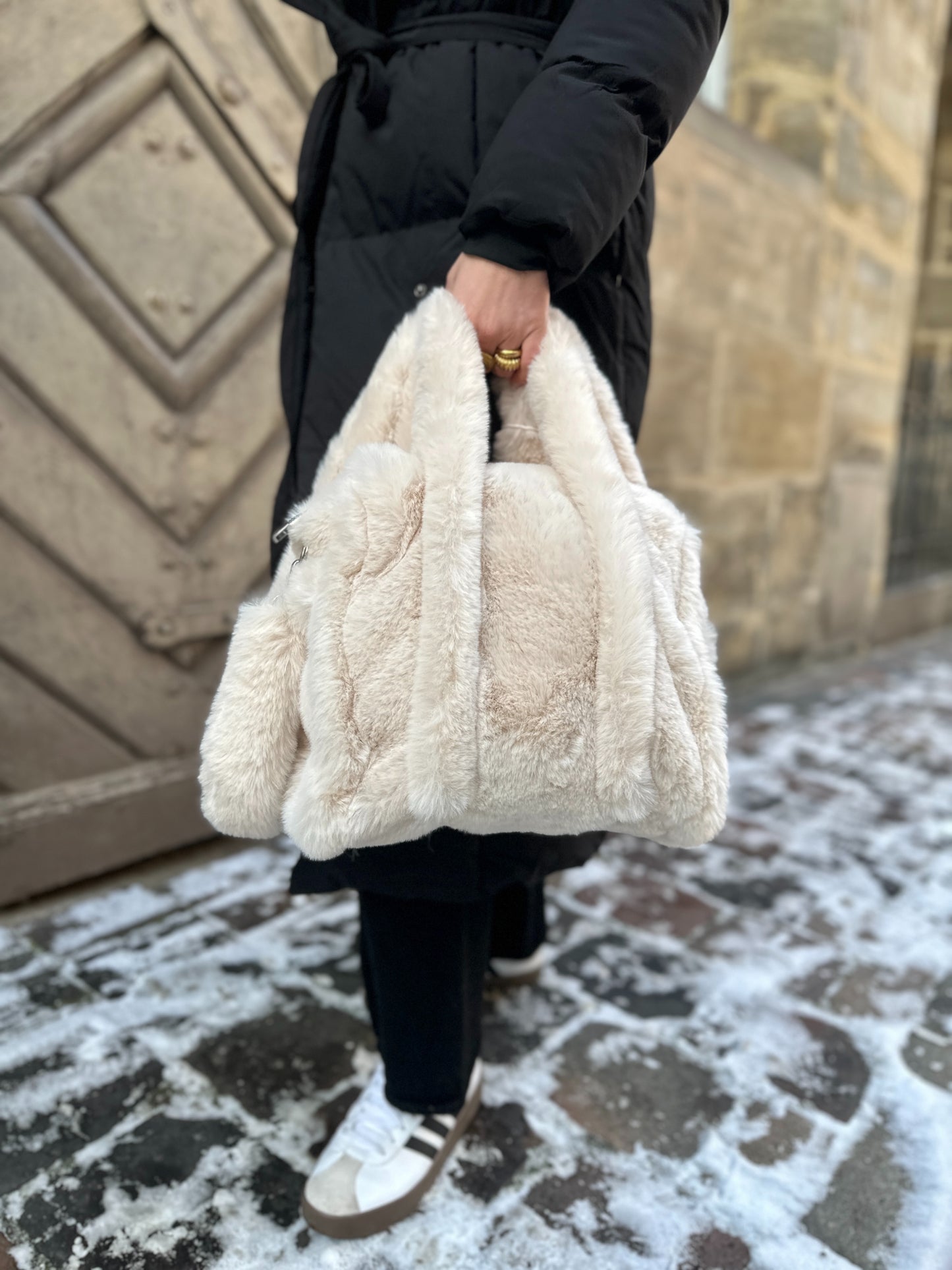 Kleine Flauschi Bag Weiß