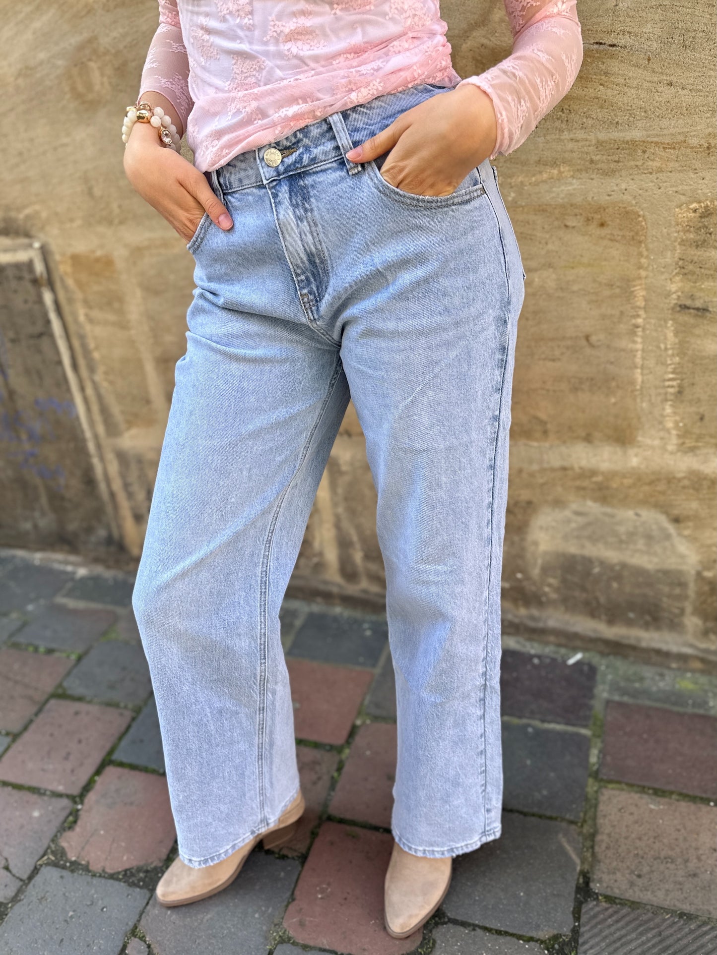 Wide Leg Mom Jeans