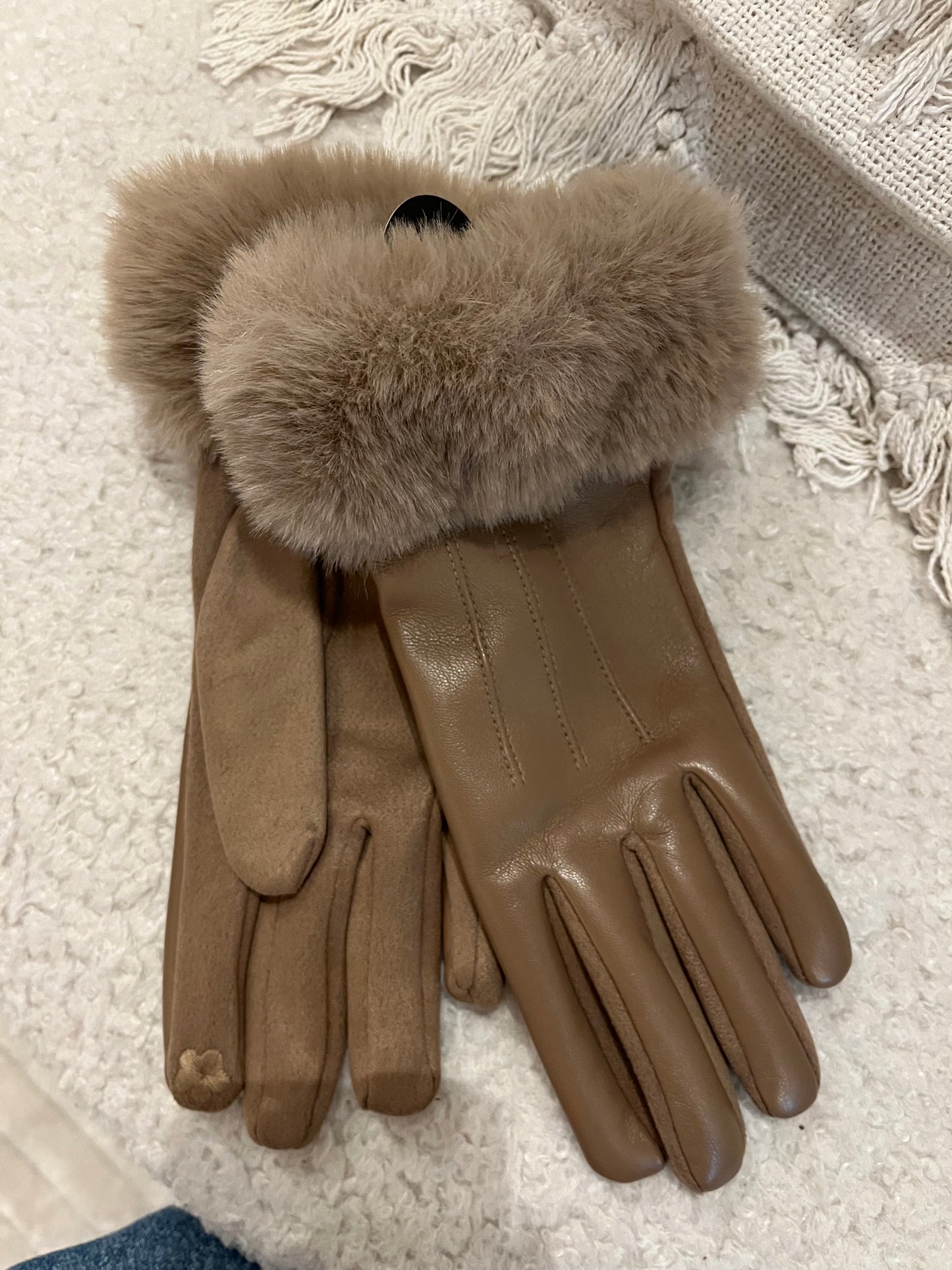 Lederhandschuhe mit Fell