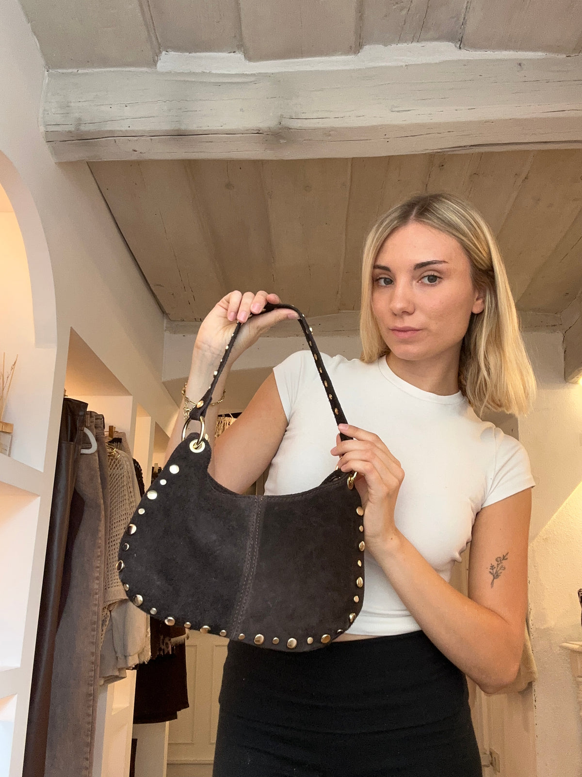 Kleine Suede-Bag mit Nieten