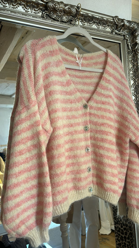 Cardi Lia