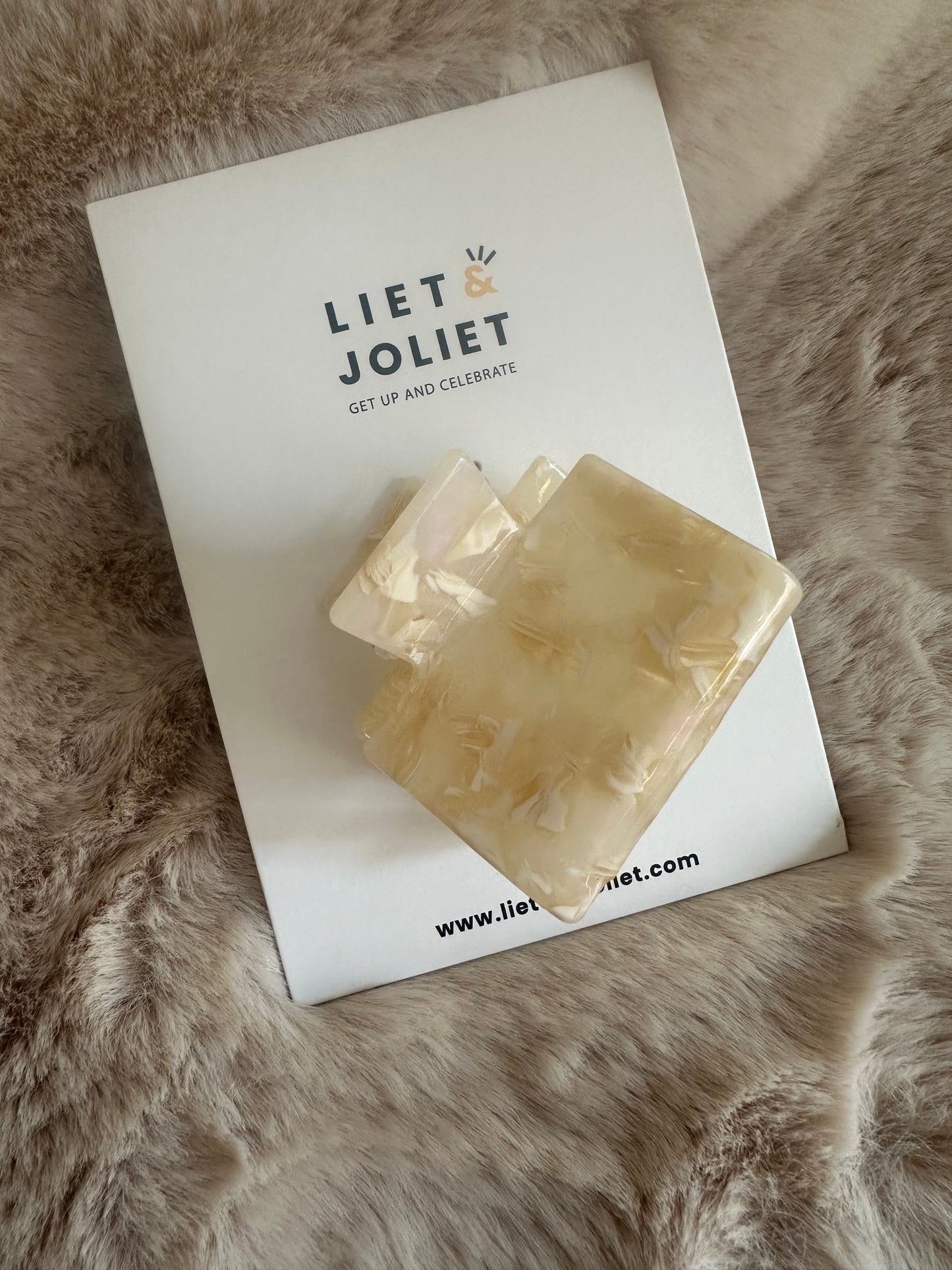 Blossom Clip