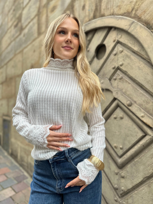 Longsleeve mit Spitze