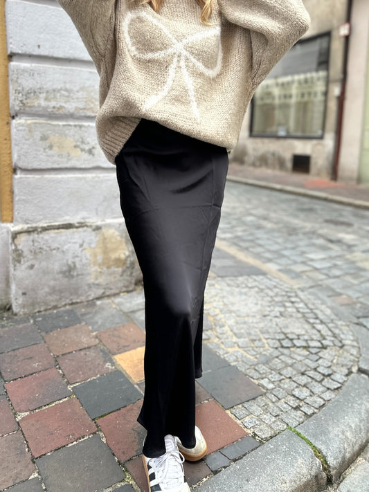 Langer Satinrock Schwarz