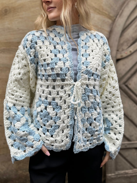 Handmade Strickcardigan Sky
