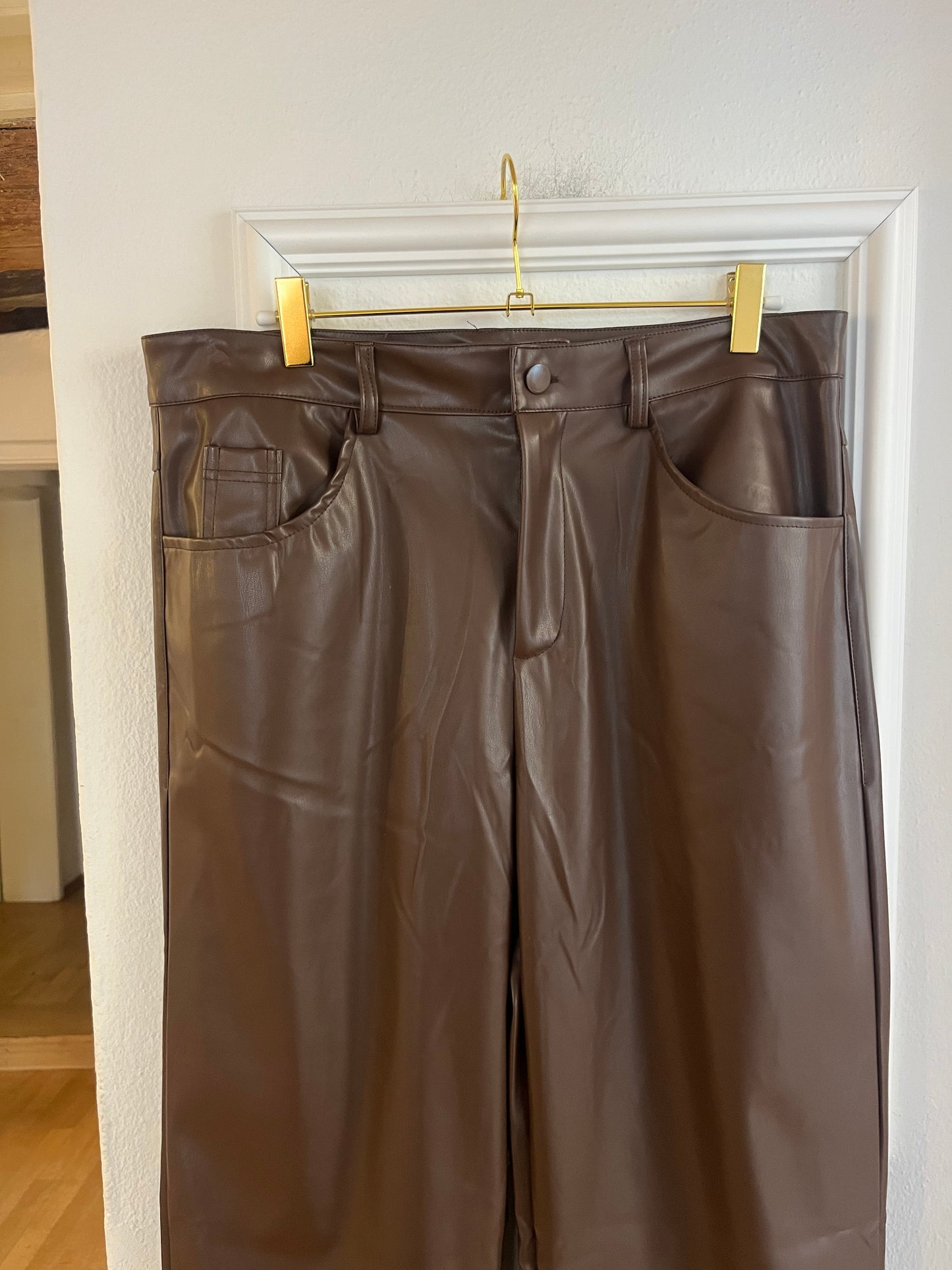 Wide Leg Kunstlederhose