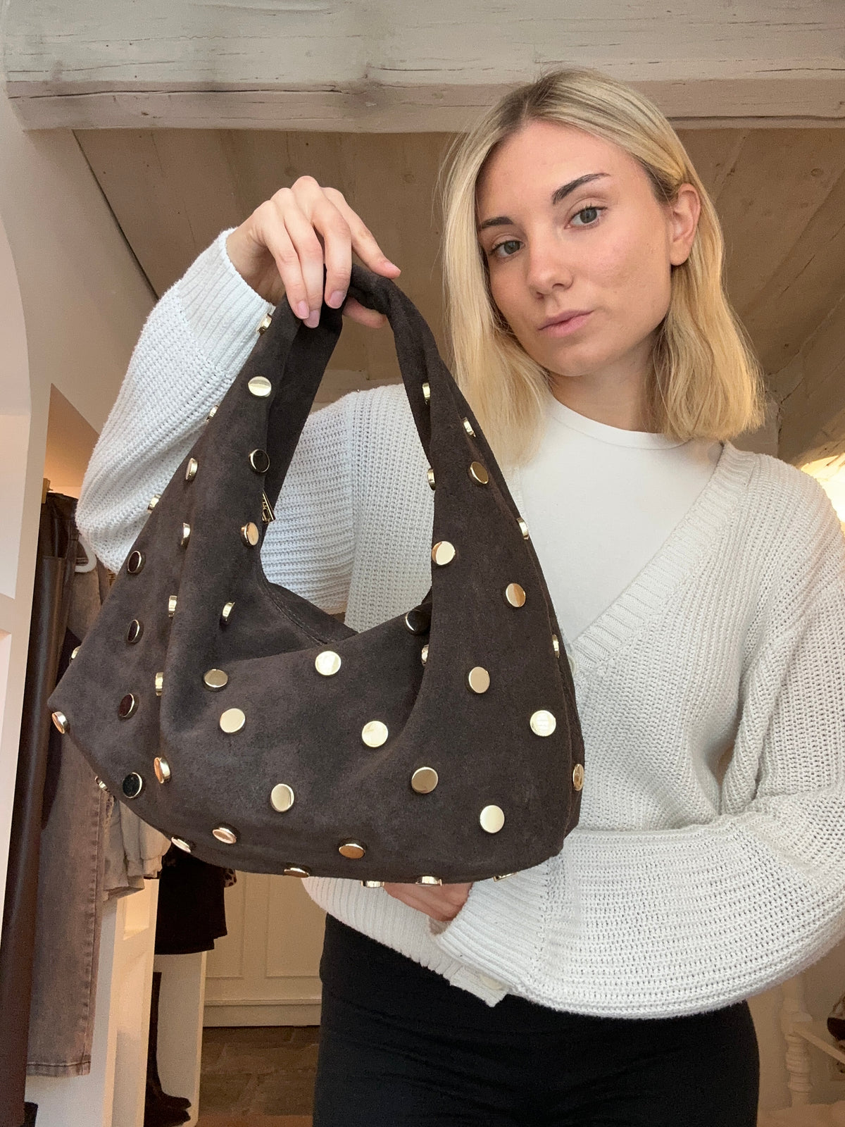 Große Suede-Bag mit Nieten