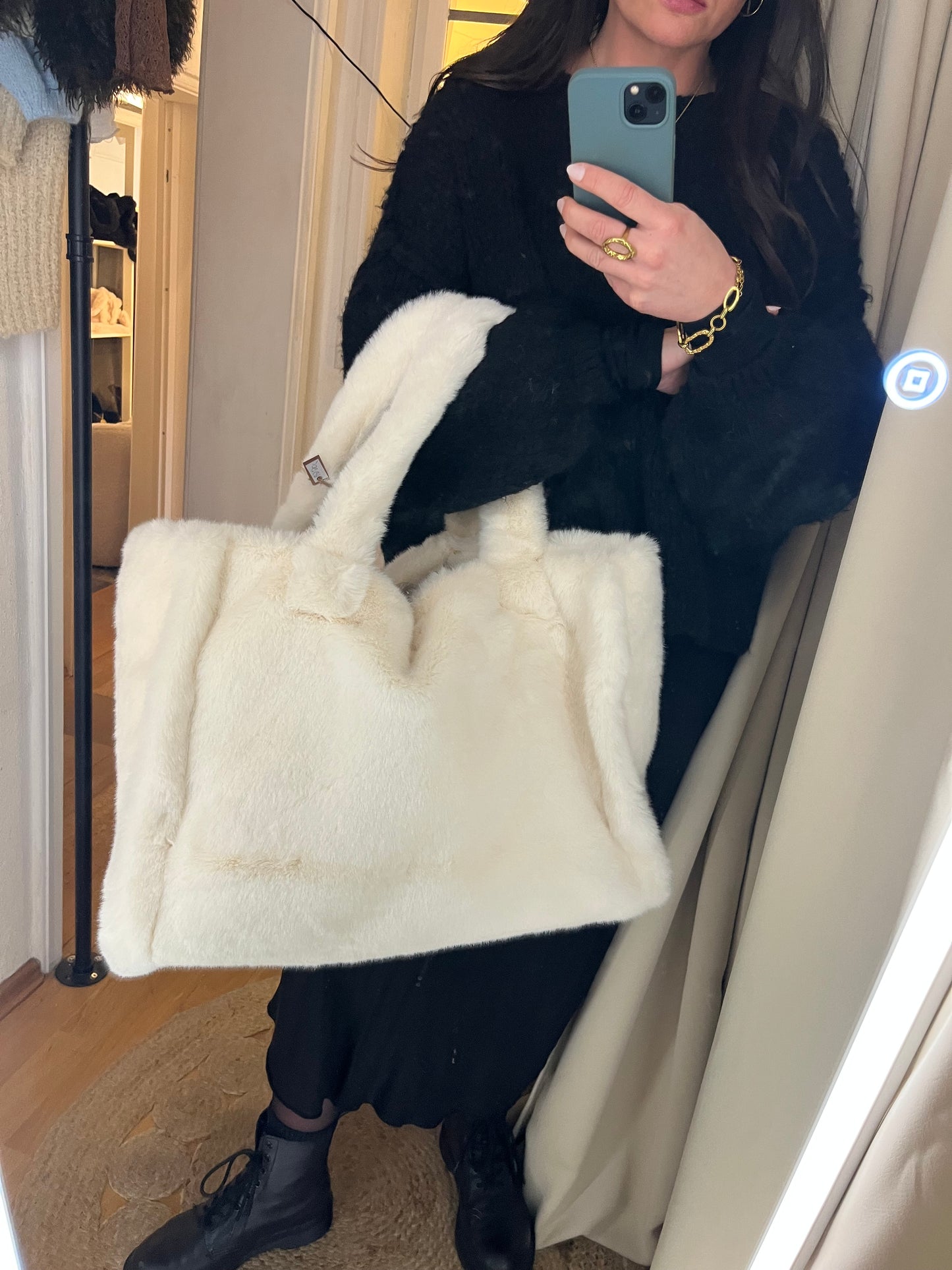 Große Flauschi Bag Weiß