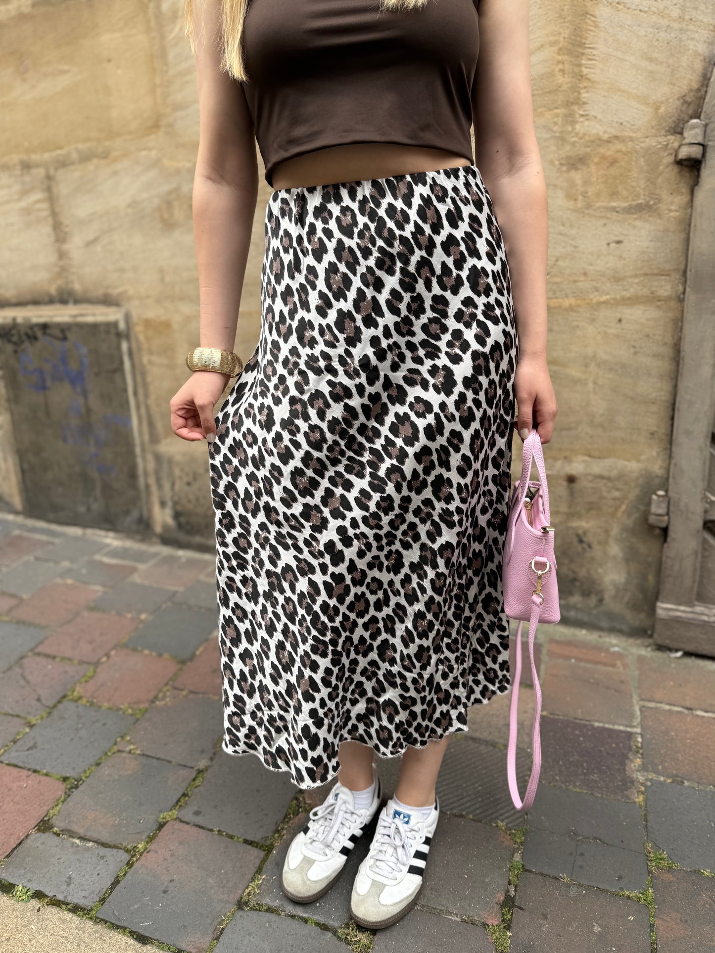 Leo Rock aus Satin